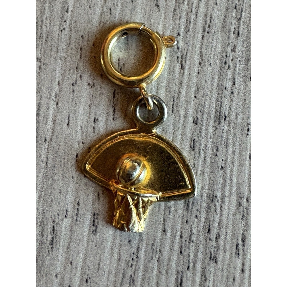 Rare Vintage Basketball Hoop/Net‎ Gold Colored pendant NBA fans